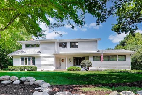 Tiny photo for 1 BIRCH LAKES Drive, Hawthorn Woods, IL 60047 (MLS # 12696373)