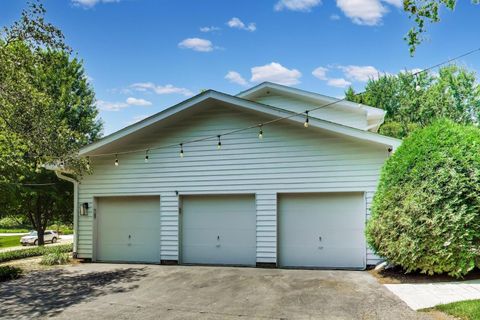 Tiny photo for 1 BIRCH LAKES Drive, Hawthorn Woods, IL 60047 (MLS # 12696373)