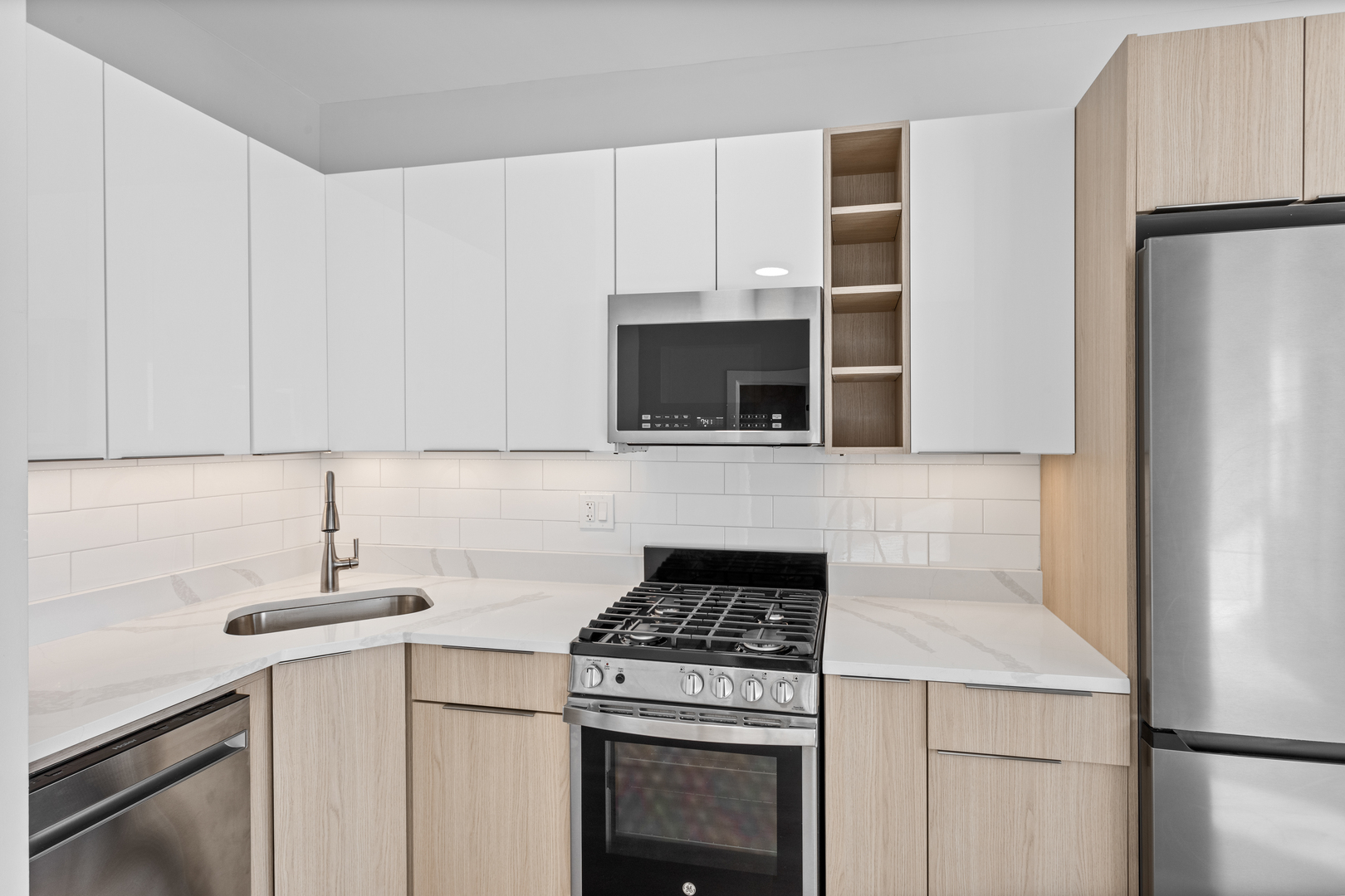 1625 W Howard Avenue 306