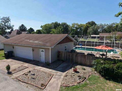 Tiny photo for 204 W Gelston Street, Valier, IL 62891 (MLS # EB459909)