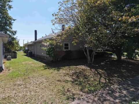 Tiny photo for 204 W Gelston Street, Valier, IL 62891 (MLS # EB459909)