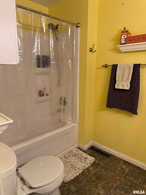 Tiny photo for 204 W Gelston Street, Valier, IL 62891 (MLS # EB459909)