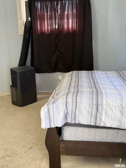 Tiny photo for 204 W Gelston Street, Valier, IL 62891 (MLS # EB459909)