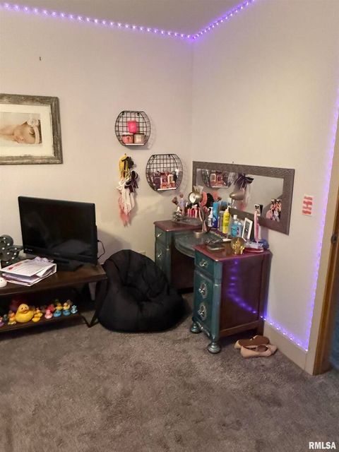 Tiny photo for 204 W Gelston Street, Valier, IL 62891 (MLS # EB459909)