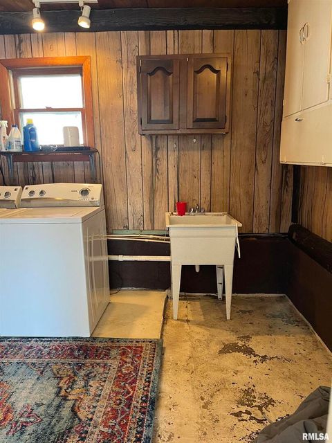 Tiny photo for 204 W Gelston Street, Valier, IL 62891 (MLS # EB459909)