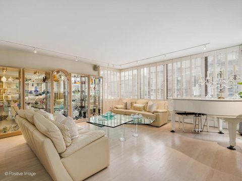 Tiny photo for 100 E Bellevue Place #3E, Chicago, IL 60611 (MLS # 12472082)