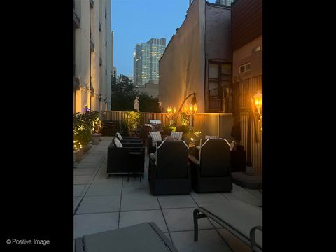 Tiny photo for 100 E Bellevue Place #3E, Chicago, IL 60611 (MLS # 12472082)