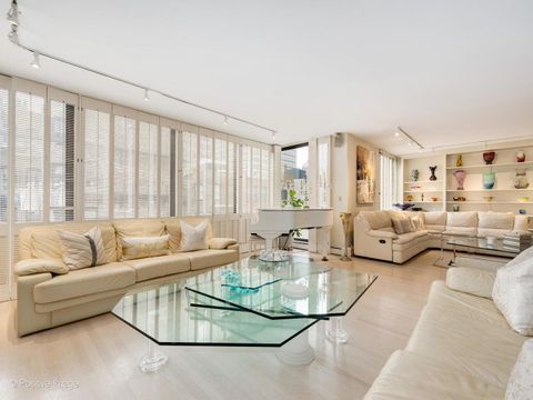 Tiny photo for 100 E Bellevue Place #3E, Chicago, IL 60611 (MLS # 12472082)