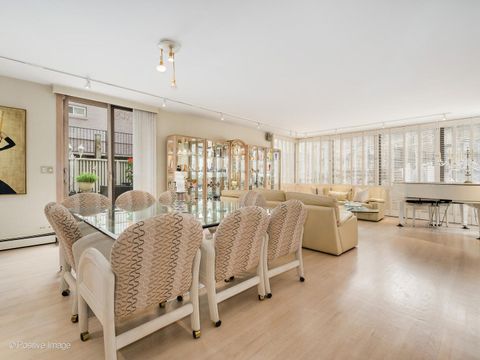 Tiny photo for 100 E Bellevue Place #3E, Chicago, IL 60611 (MLS # 12472082)