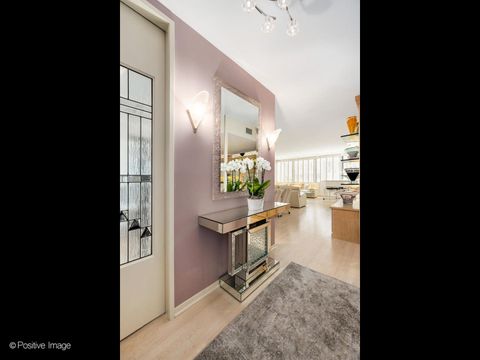 Tiny photo for 100 E Bellevue Place #3E, Chicago, IL 60611 (MLS # 12472082)