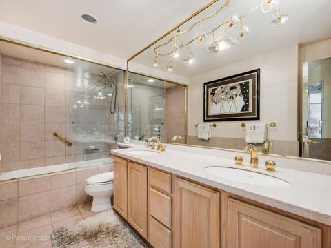 Tiny photo for 100 E Bellevue Place #3E, Chicago, IL 60611 (MLS # 12472082)