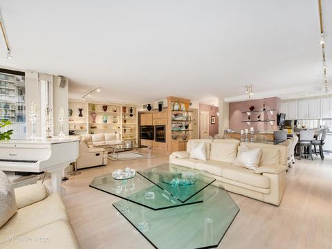 Tiny photo for 100 E Bellevue Place #3E, Chicago, IL 60611 (MLS # 12472082)