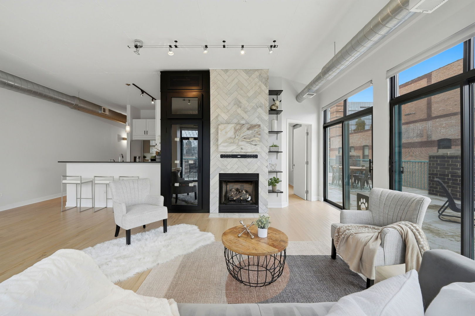 910 W Madison Street 808