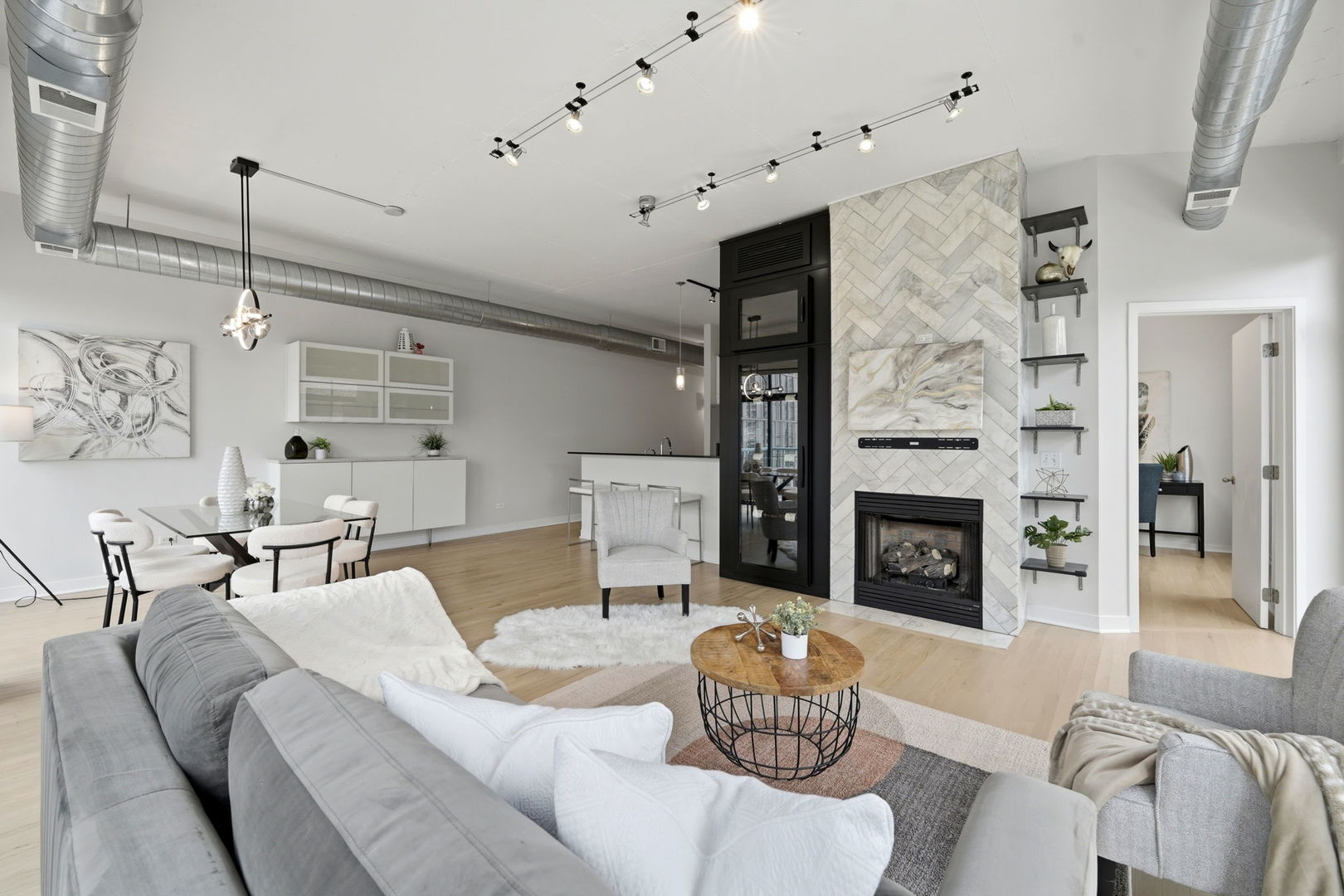 910 W Madison Street 808