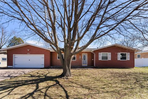 2913 Avalon Drive Bettendorf IA 52722