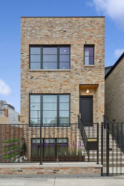 2014 N Winchester Avenue Chicago IL 60614