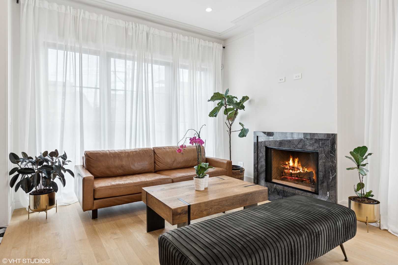 2014 N Winchester Avenue