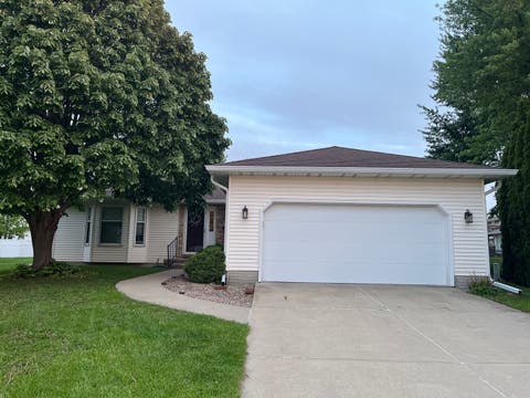Photo of 3 Tatiana Court, Bloomington, IL 61704 (MLS # 12695581)
