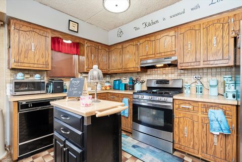 Tiny photo for 6237 S Newland Avenue #1N, Chicago, IL 60638 (MLS # 12552462)