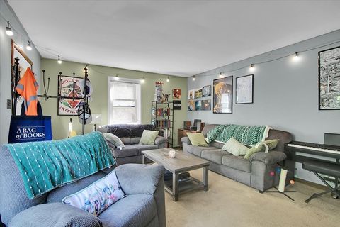 Tiny photo for 703 Oakland Avenue, Joliet, IL 60435 (MLS # 12529045)