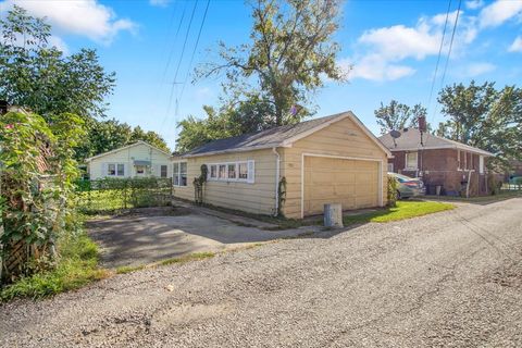 Tiny photo for 703 Oakland Avenue, Joliet, IL 60435 (MLS # 12529045)