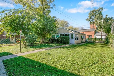 Tiny photo for 703 Oakland Avenue, Joliet, IL 60435 (MLS # 12529045)