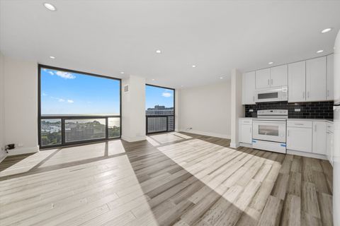 Tiny photo for 4343 N Clarendon Avenue #2810, Chicago, IL 60613 (MLS # 12465783)