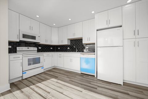 Tiny photo for 4343 N Clarendon Avenue #2810, Chicago, IL 60613 (MLS # 12465783)