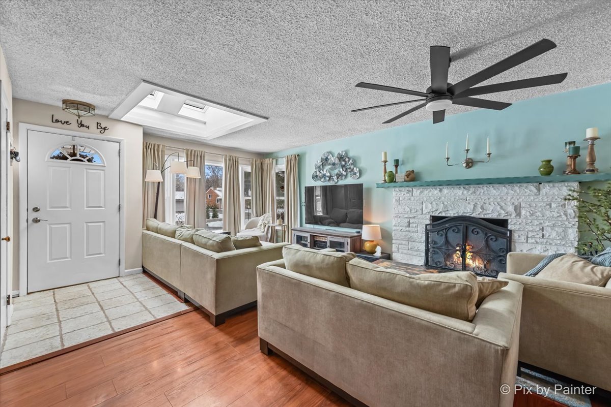 1N536 Highland Avenue