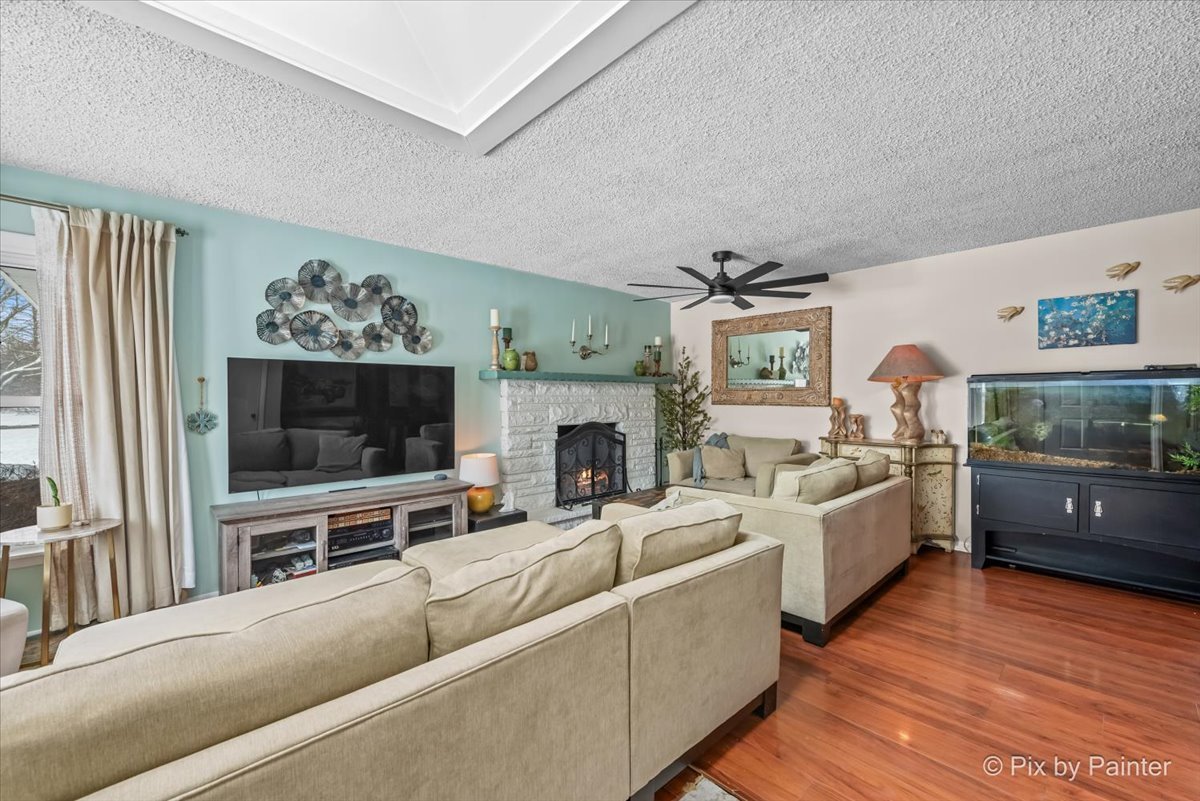 1N536 Highland Avenue