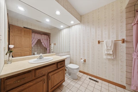 Tiny photo for 709 Jenkisson Avenue, Lake Bluff, IL 60044 (MLS # 12776011)