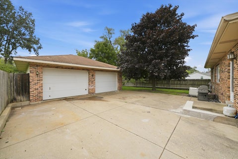 Tiny photo for 709 Jenkisson Avenue, Lake Bluff, IL 60044 (MLS # 12776011)