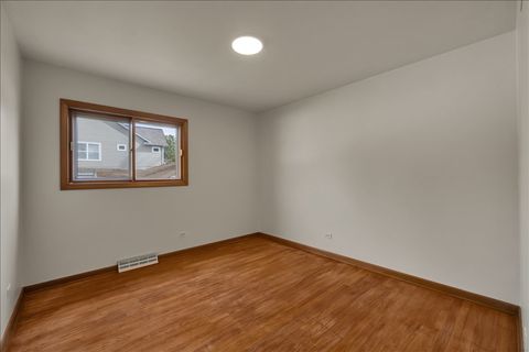 Tiny photo for 850 S Hillside Avenue, Elmhurst, IL 60126 (MLS # 12637153)