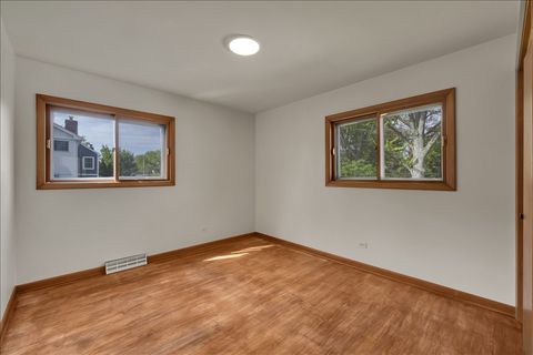Tiny photo for 850 S Hillside Avenue, Elmhurst, IL 60126 (MLS # 12637153)