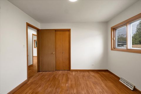 Tiny photo for 850 S Hillside Avenue, Elmhurst, IL 60126 (MLS # 12637153)
