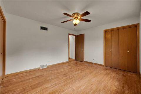 Tiny photo for 850 S Hillside Avenue, Elmhurst, IL 60126 (MLS # 12637153)