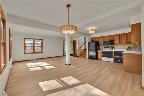 Tiny photo for 850 S Hillside Avenue, Elmhurst, IL 60126 (MLS # 12637153)