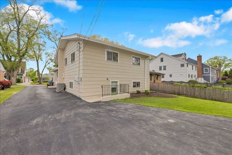 Tiny photo for 850 S Hillside Avenue, Elmhurst, IL 60126 (MLS # 12637153)