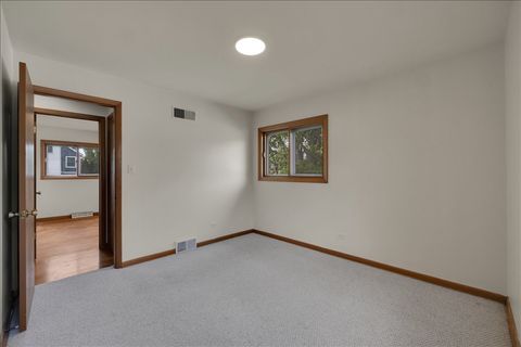 Tiny photo for 850 S Hillside Avenue, Elmhurst, IL 60126 (MLS # 12637153)