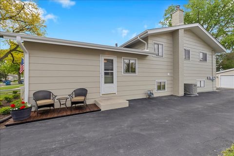 Tiny photo for 850 S Hillside Avenue, Elmhurst, IL 60126 (MLS # 12637153)