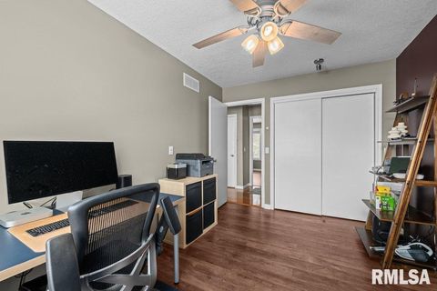 Tiny photo for 4545 ASPEN HILLS Circle, Bettendorf, IA 52722 (MLS # QC4270013)