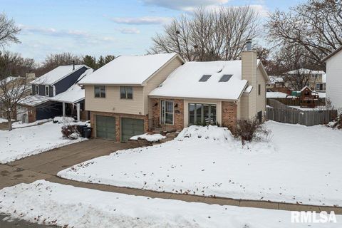 Photo of 4545 ASPEN HILLS Circle, Bettendorf, IA 52722 (MLS # QC4270013)