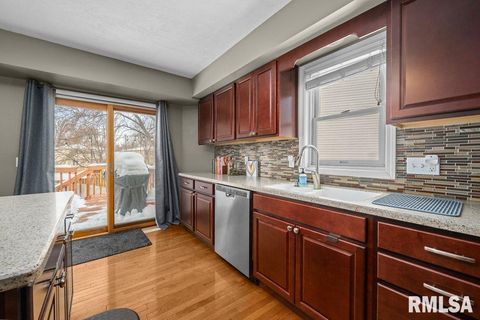 Tiny photo for 4545 ASPEN HILLS Circle, Bettendorf, IA 52722 (MLS # QC4270013)