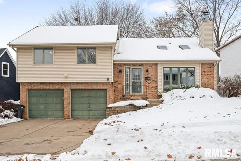 Tiny photo for 4545 ASPEN HILLS Circle, Bettendorf, IA 52722 (MLS # QC4270013)