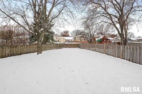 Tiny photo for 4545 ASPEN HILLS Circle, Bettendorf, IA 52722 (MLS # QC4270013)