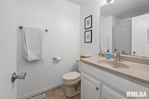 Tiny photo for 4545 ASPEN HILLS Circle, Bettendorf, IA 52722 (MLS # QC4270013)