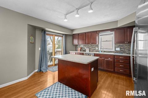 Tiny photo for 4545 ASPEN HILLS Circle, Bettendorf, IA 52722 (MLS # QC4270013)