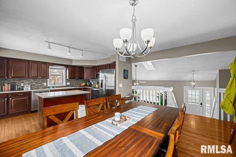 Tiny photo for 4545 ASPEN HILLS Circle, Bettendorf, IA 52722 (MLS # QC4270013)