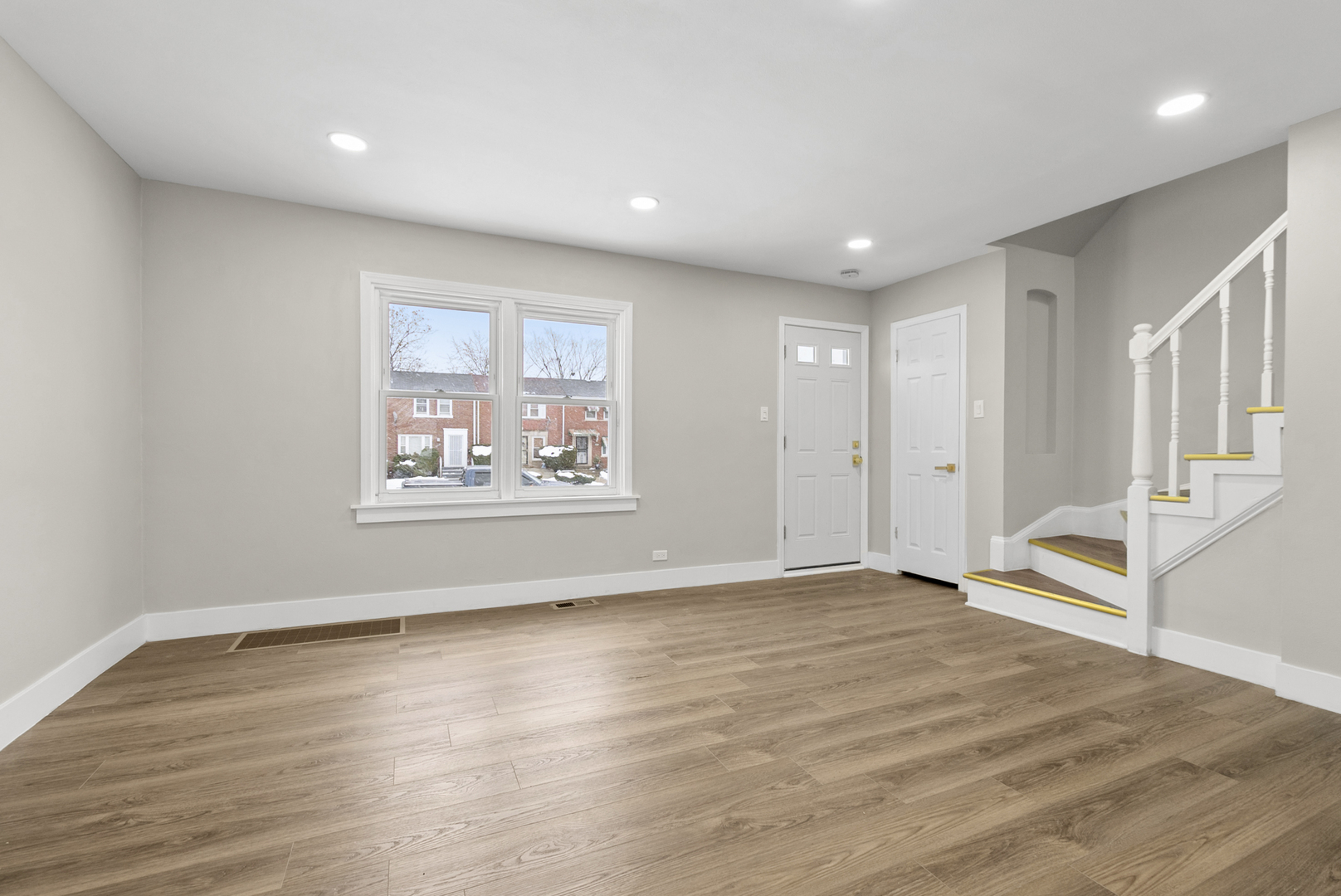 9534 S Euclid Avenue