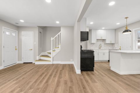 Tiny photo for 9534 S Euclid Avenue, Chicago, IL 60617 (MLS # 12530796)